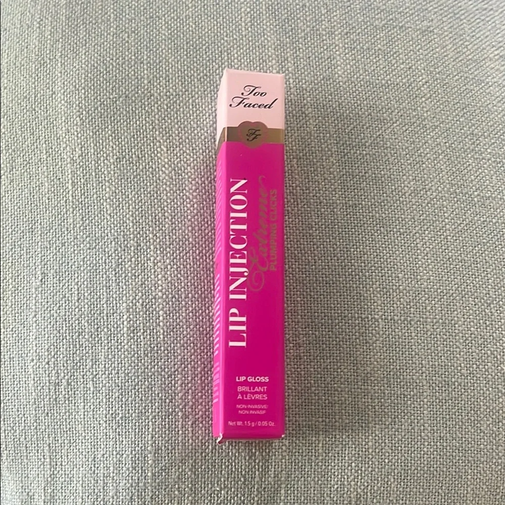 Too Faced Lip Injection Extreme - On Point